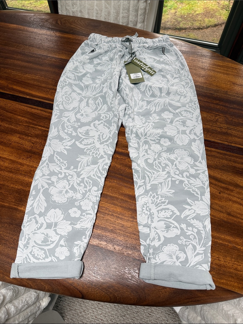 Nostalgia Light Gray and White Floral Cropped Pants